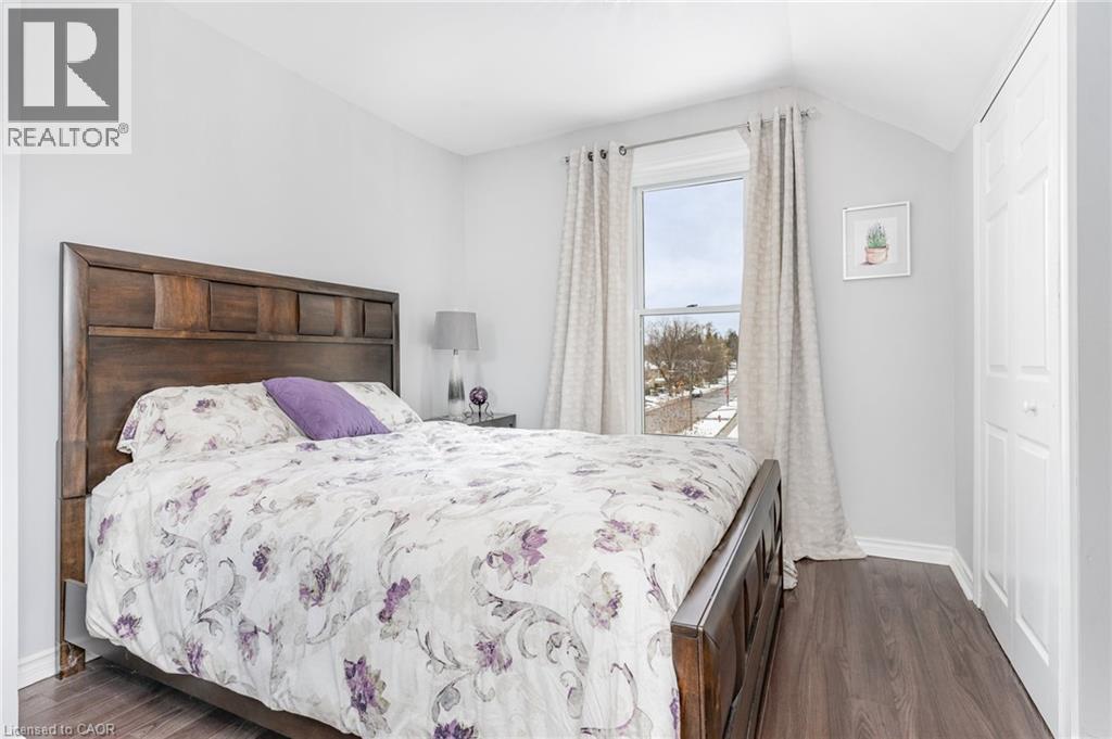 292 W Lambton Street W, Durham, ON - Indoor Photo Showing Bedroom