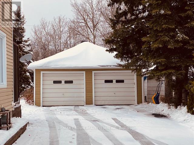 64 Byng Avenue, Kapuskasing, ON - Outdoor With Exterior
