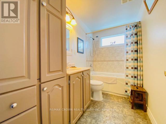 64 Byng Avenue, Kapuskasing, ON - Indoor Photo Showing Bathroom