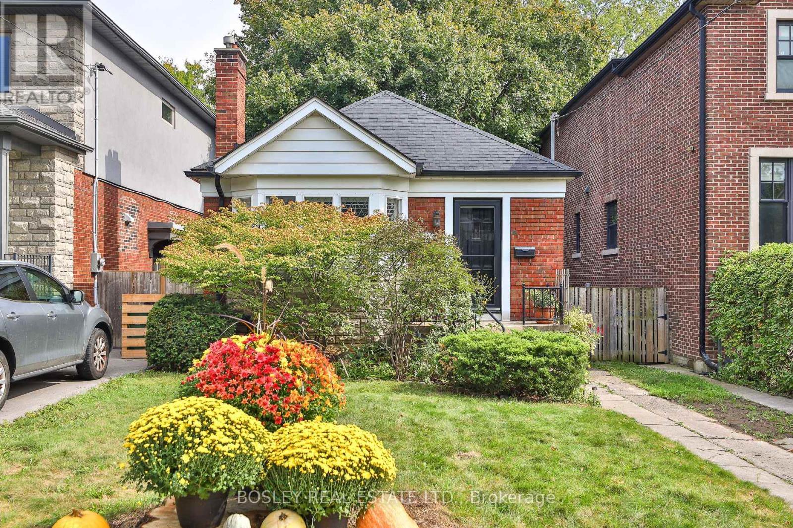 333 Sutherland Drive, Toronto, ON - Outdoor