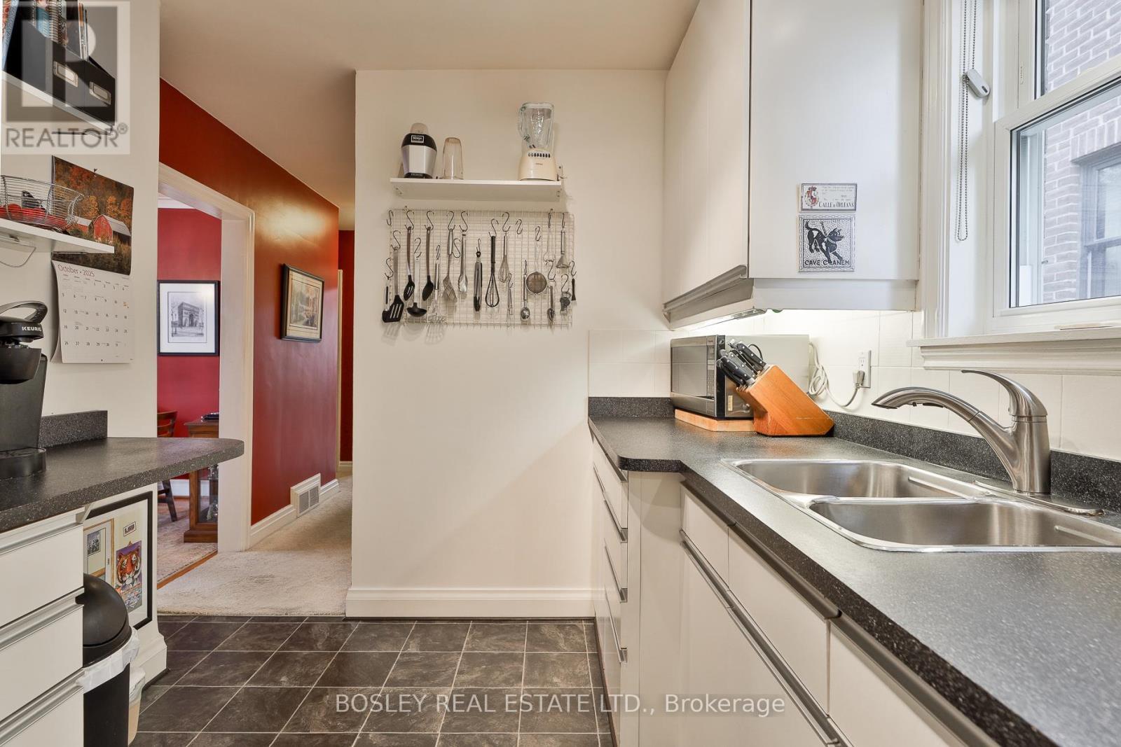 333 Sutherland Drive, Toronto, ON - Indoor Photo Showing Kitchen With Double Sink