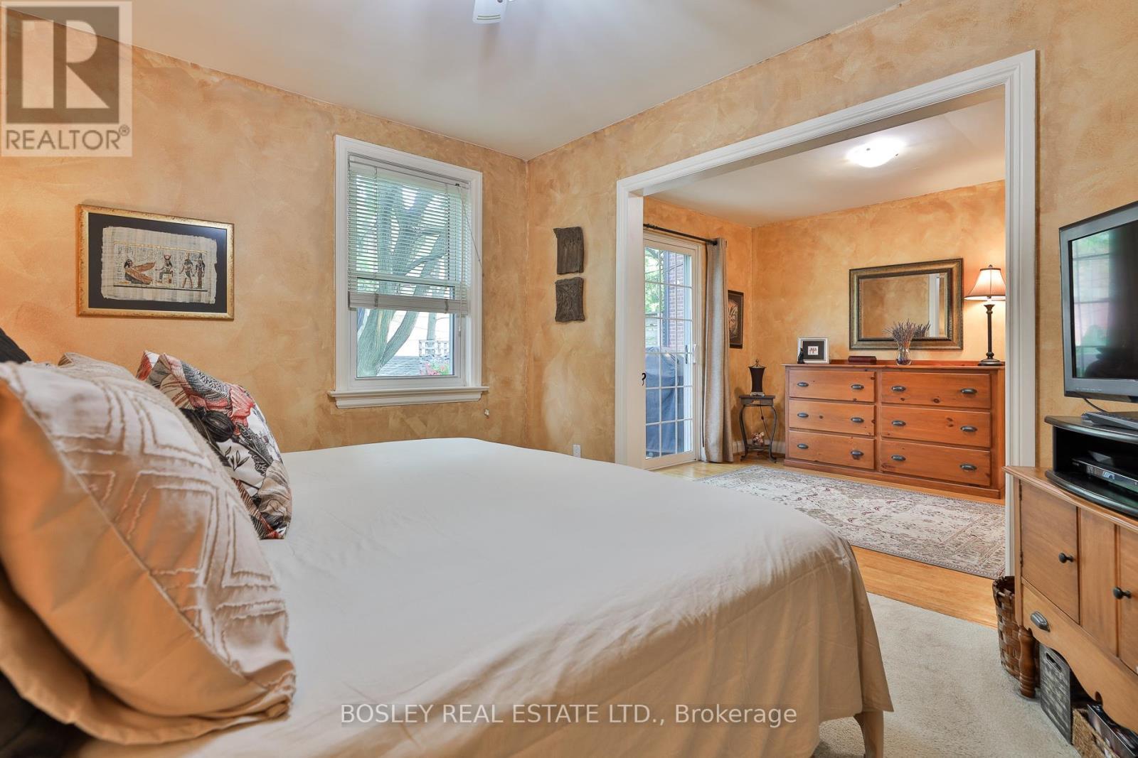 333 Sutherland Drive, Toronto, ON - Indoor Photo Showing Bedroom
