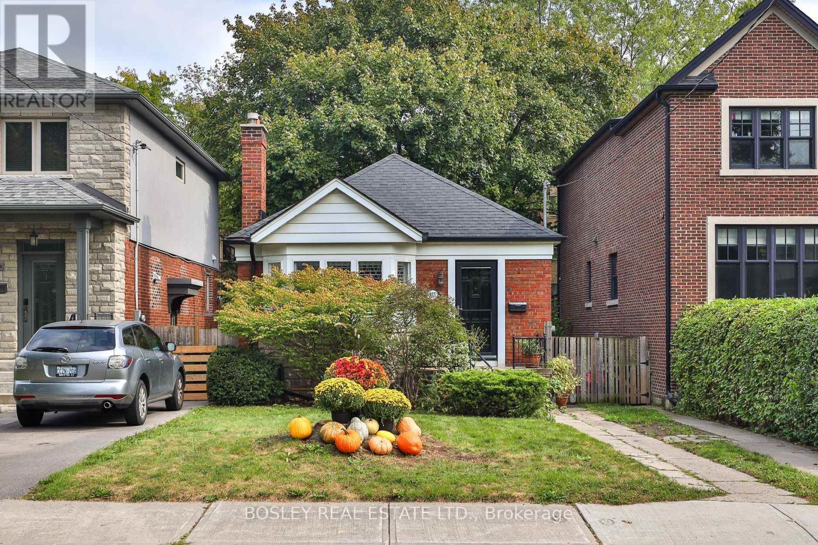 333 Sutherland Drive, Toronto, ON - Outdoor