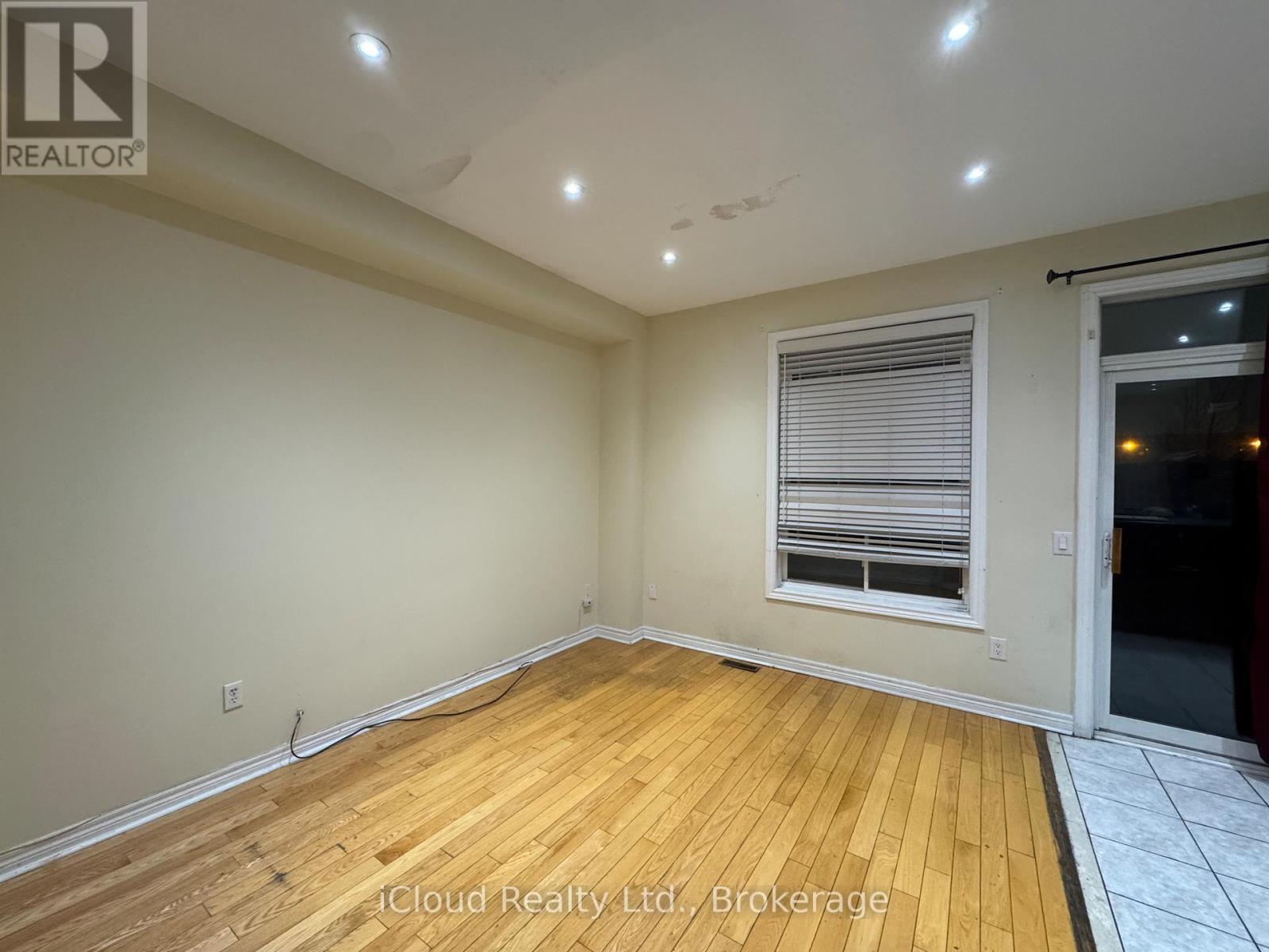 866 Khan Crescent, Mississauga, ON - Indoor Photo Showing Other Room