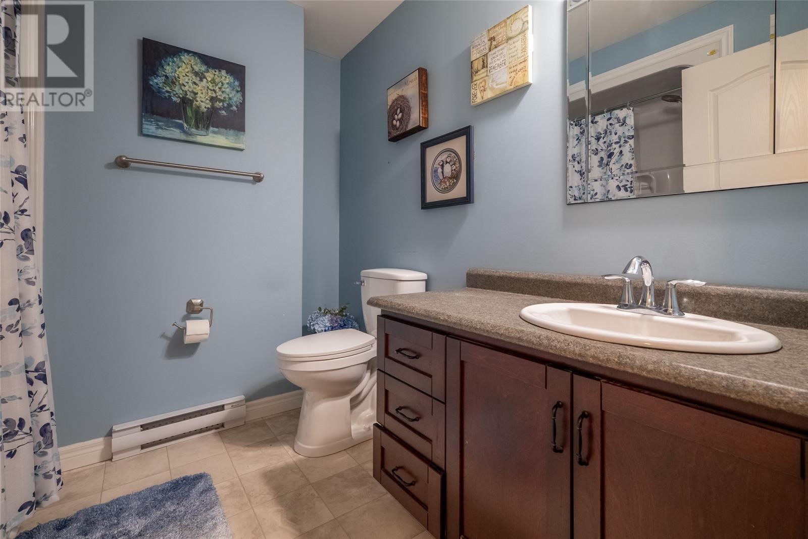 12 Bridgeport Street, Paradise, NL - Indoor Photo Showing Bathroom