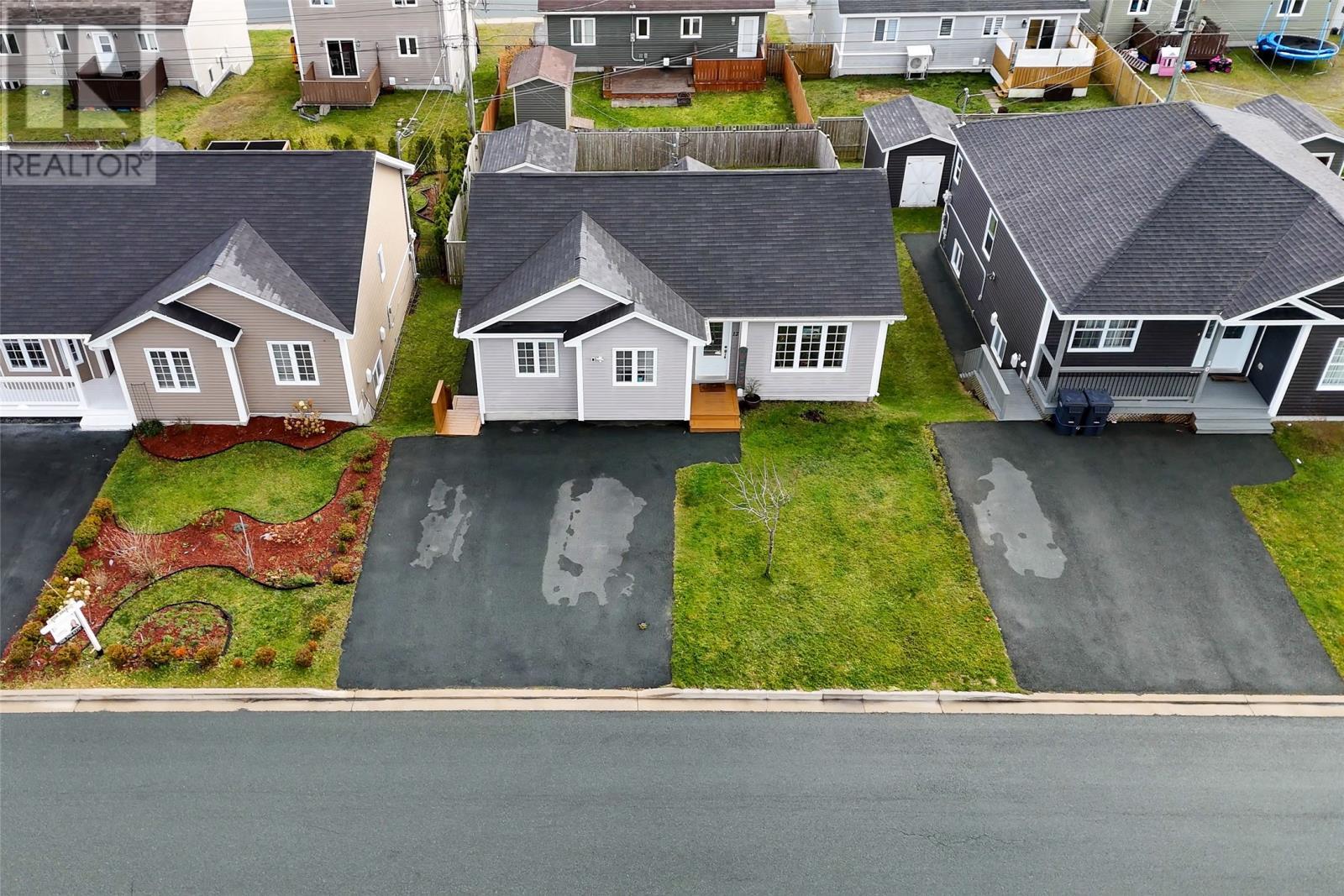 12 Bridgeport Street, Paradise, NL - Outdoor