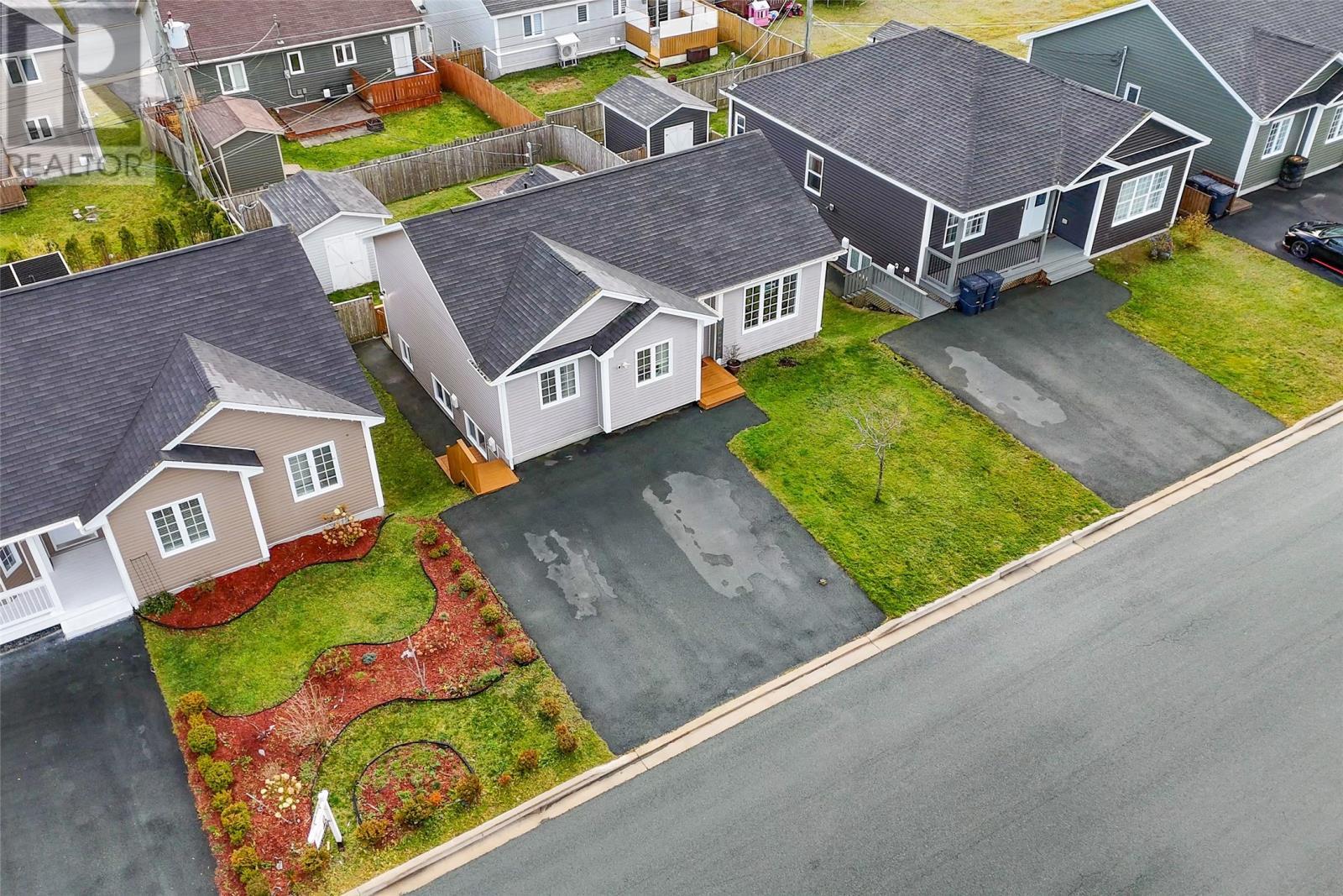 12 Bridgeport Street, Paradise, NL - Outdoor