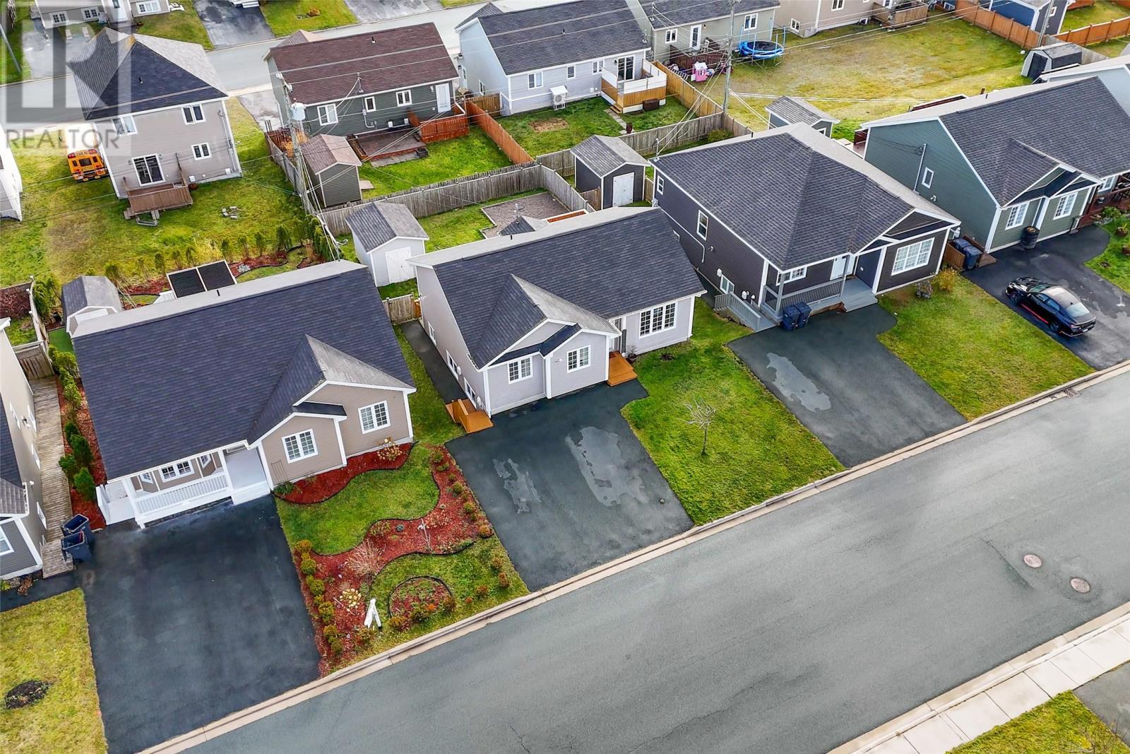 12 Bridgeport Street, Paradise, NL - Outdoor