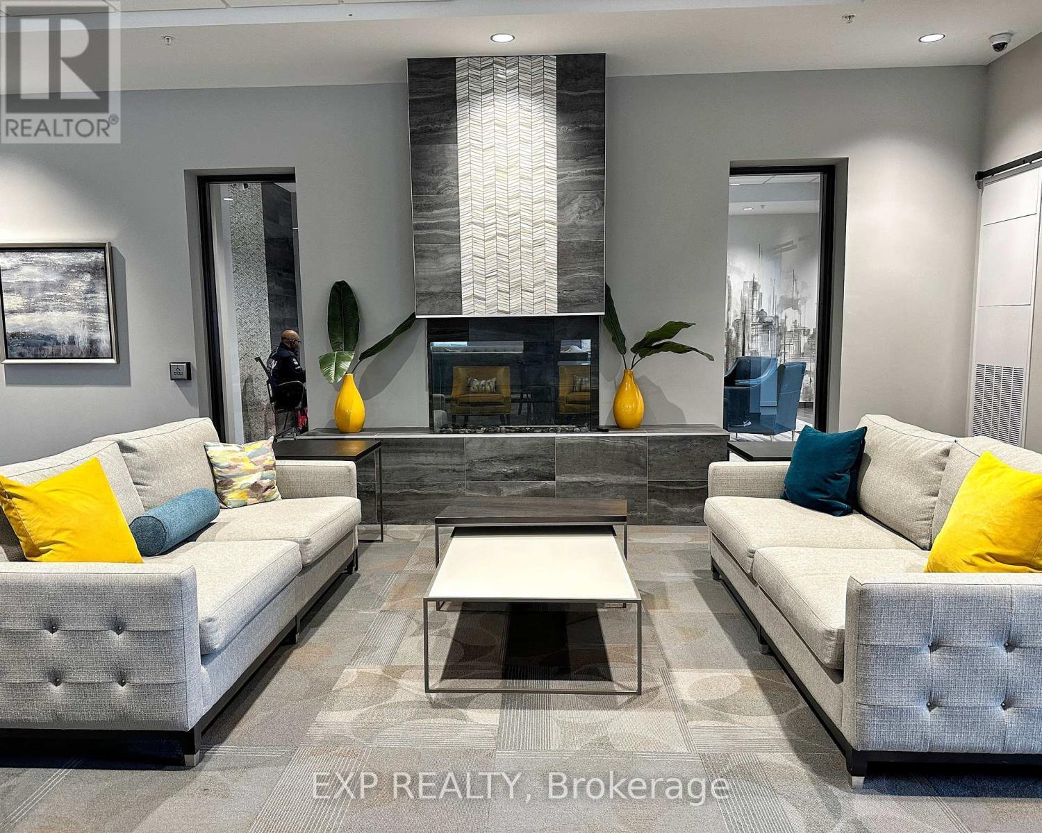 507 - 30 Hamilton Street S, Hamilton, ON - Indoor Photo Showing Living Room With Fireplace