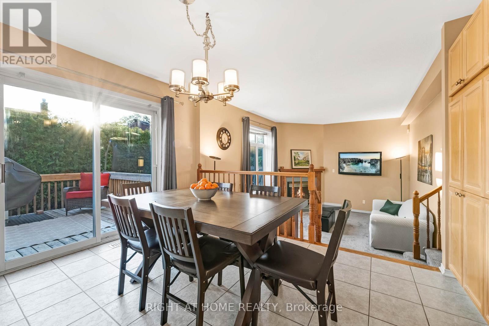 6196 Ravine Way, Ottawa, ON - Indoor Photo Showing Dining Room