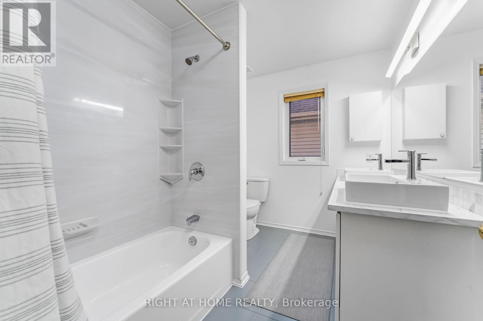 6196 Ravine Way, Ottawa, ON - Indoor Photo Showing Bathroom