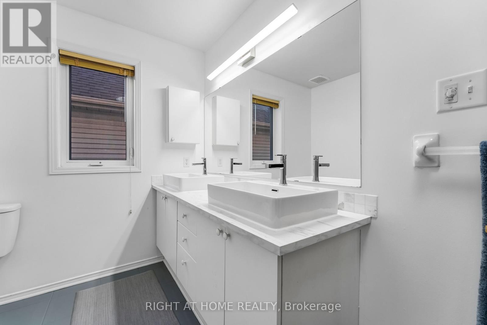 6196 Ravine Way, Ottawa, ON - Indoor Photo Showing Bathroom