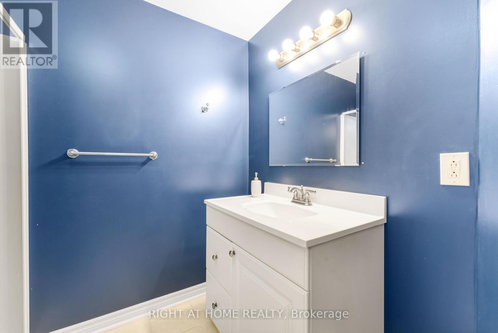 6196 Ravine Way, Ottawa, ON - Indoor Photo Showing Bathroom