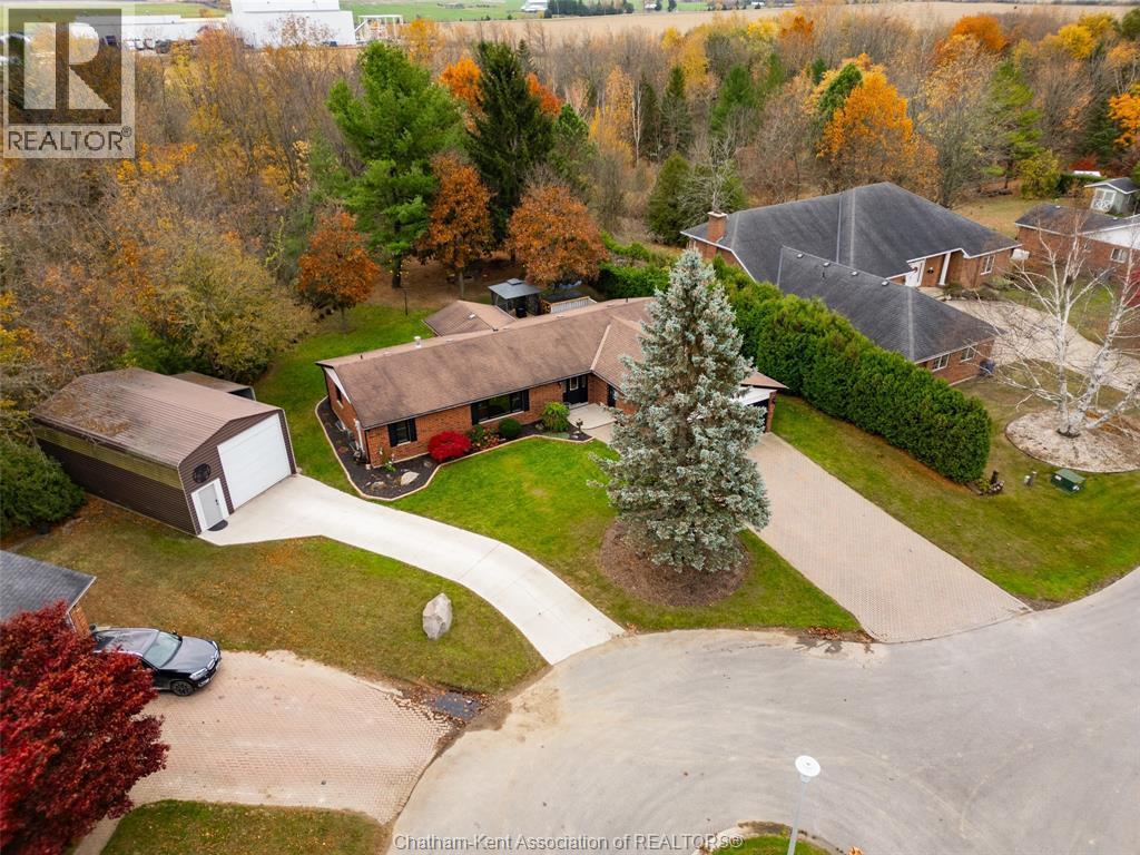 8 Kyle Drive, Ridgetown, ON - Outdoor