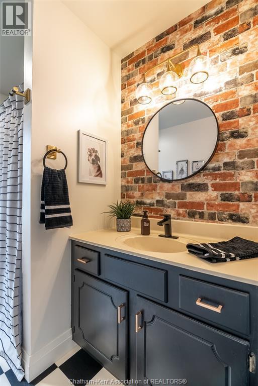 8 Kyle Drive, Ridgetown, ON - Indoor Photo Showing Bathroom