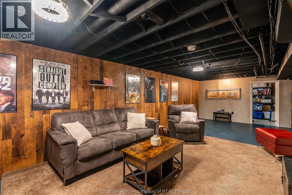 8 Kyle Drive, Ridgetown, ON - Indoor