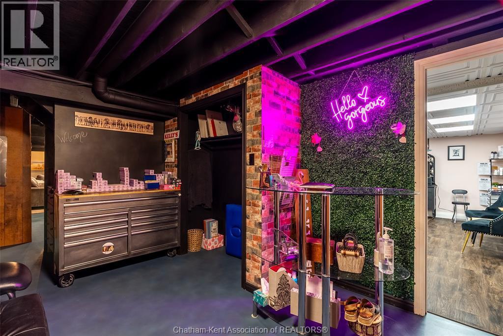 8 Kyle Drive, Ridgetown, ON - Indoor