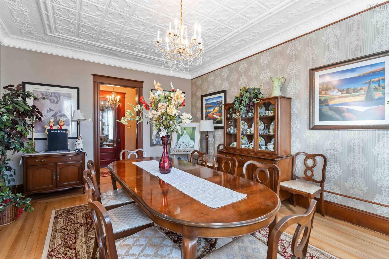 20 Victoria Avenue, Weymouth, NS