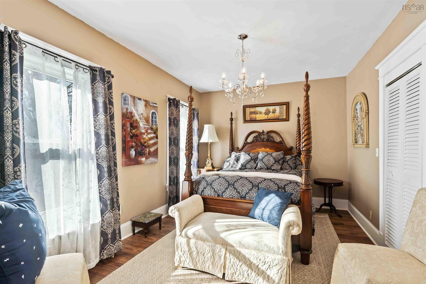 20 Victoria Avenue, Weymouth, NS