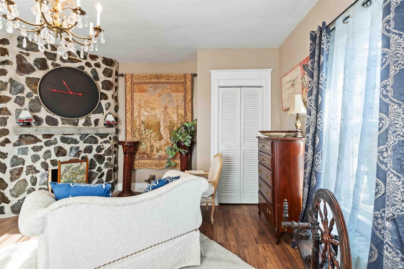 20 Victoria Avenue, Weymouth, NS