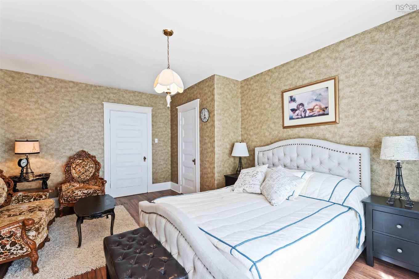 20 Victoria Avenue, Weymouth, NS