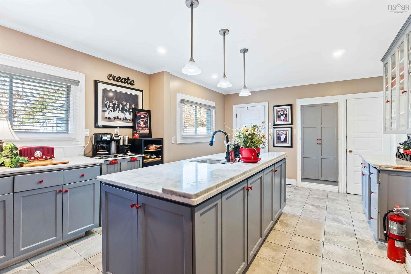 20 Victoria Avenue, Weymouth, NS