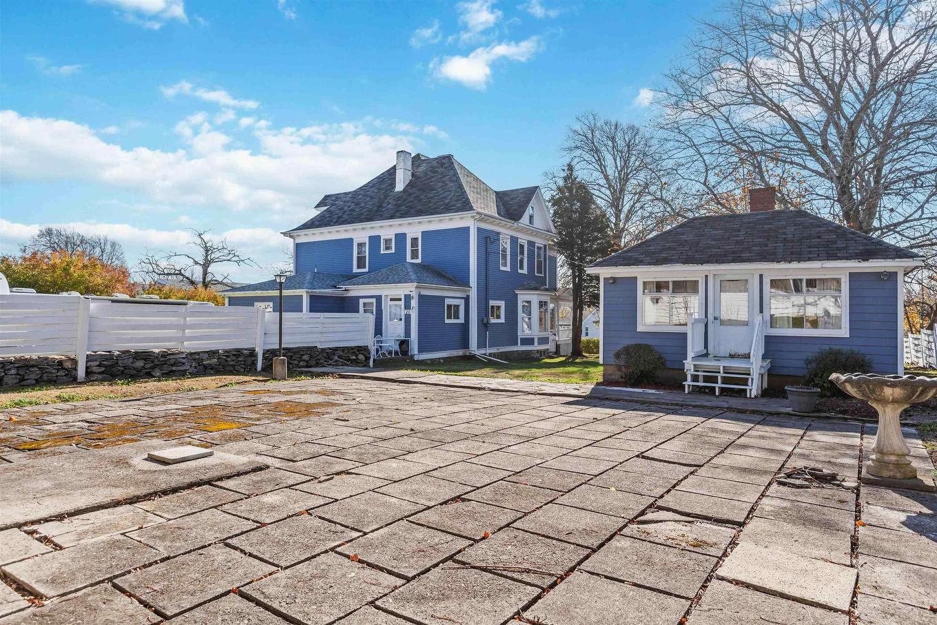 20 Victoria Avenue, Weymouth, NS