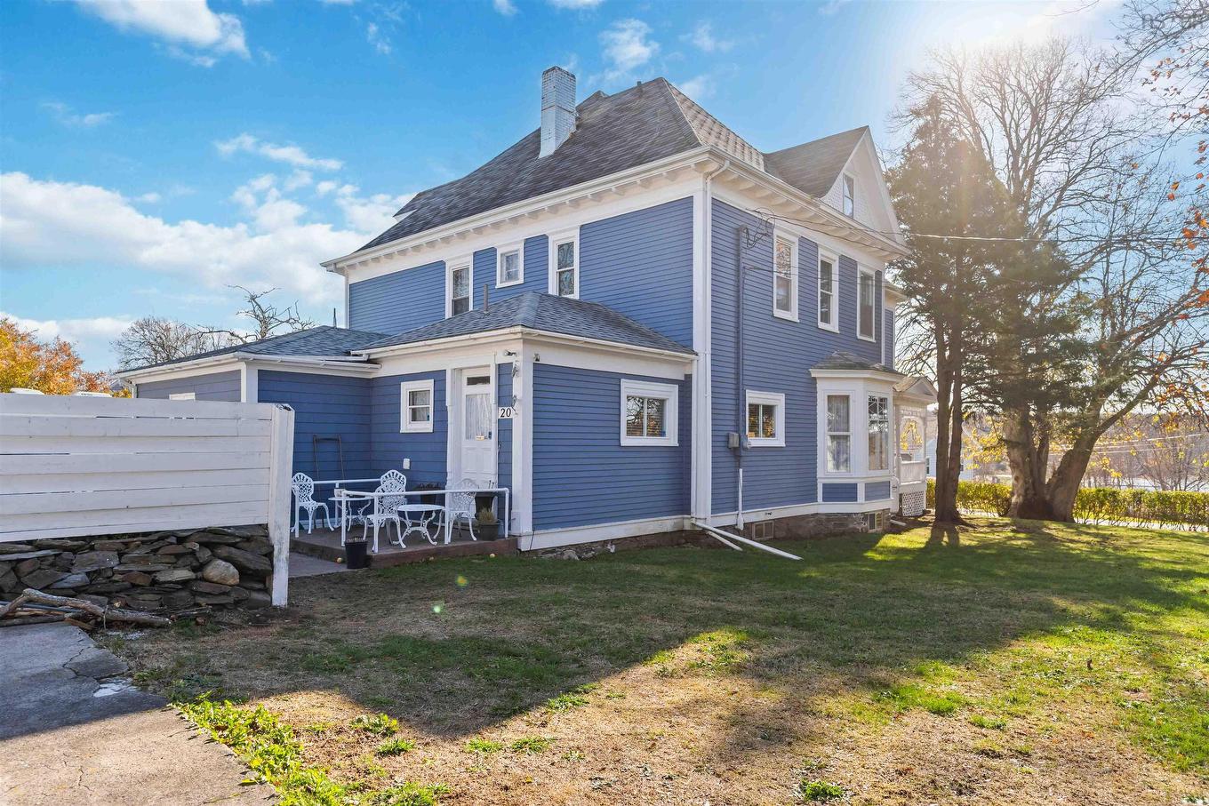 20 Victoria Avenue, Weymouth, NS