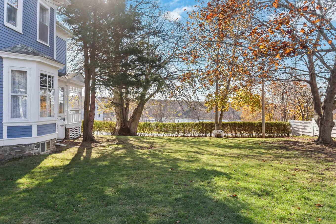 20 Victoria Avenue, Weymouth, NS