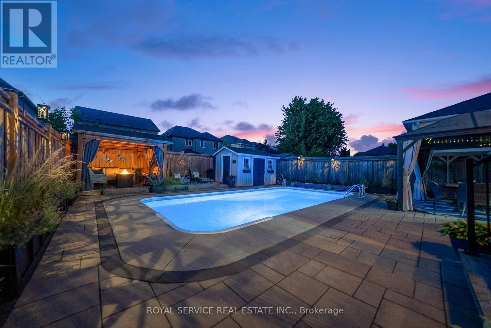 6 Goodwin Avenue, Clarington (Bowmanville), ON - Outdoor With In Ground Pool