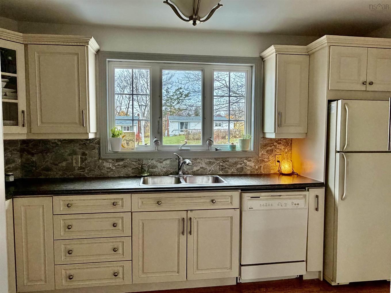 800 Shore Road, Sydney Mines, NS