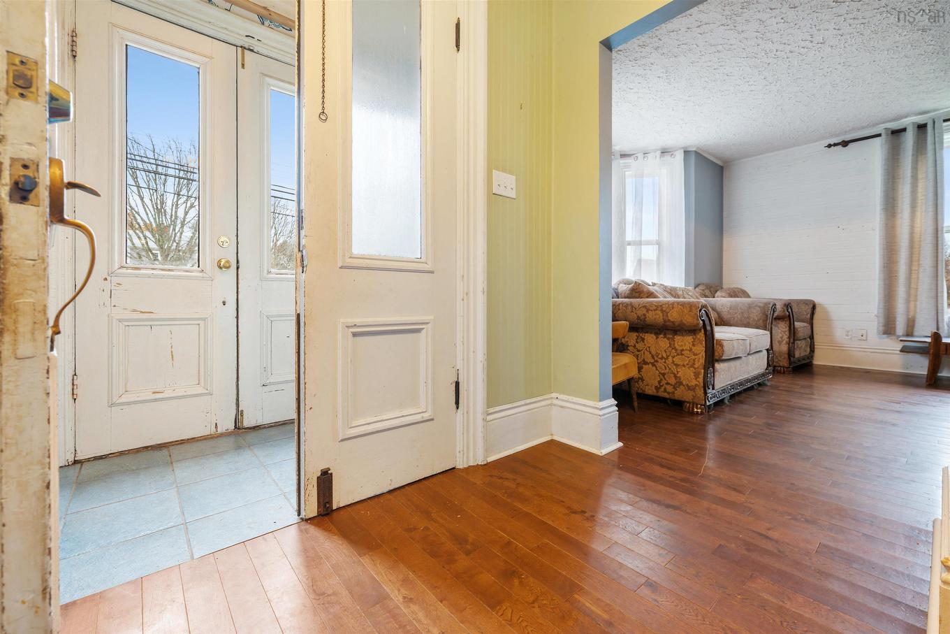 230 Victoria Street E, Amherst, NS