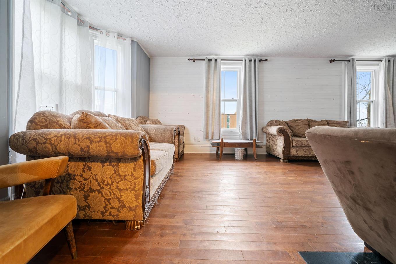 230 Victoria Street E, Amherst, NS