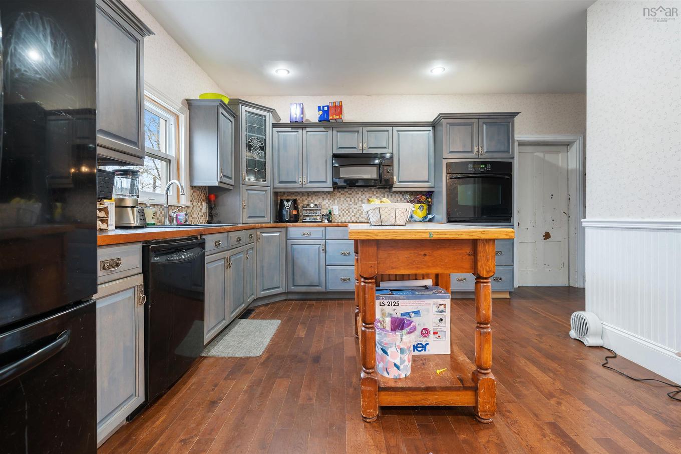 230 Victoria Street E, Amherst, NS