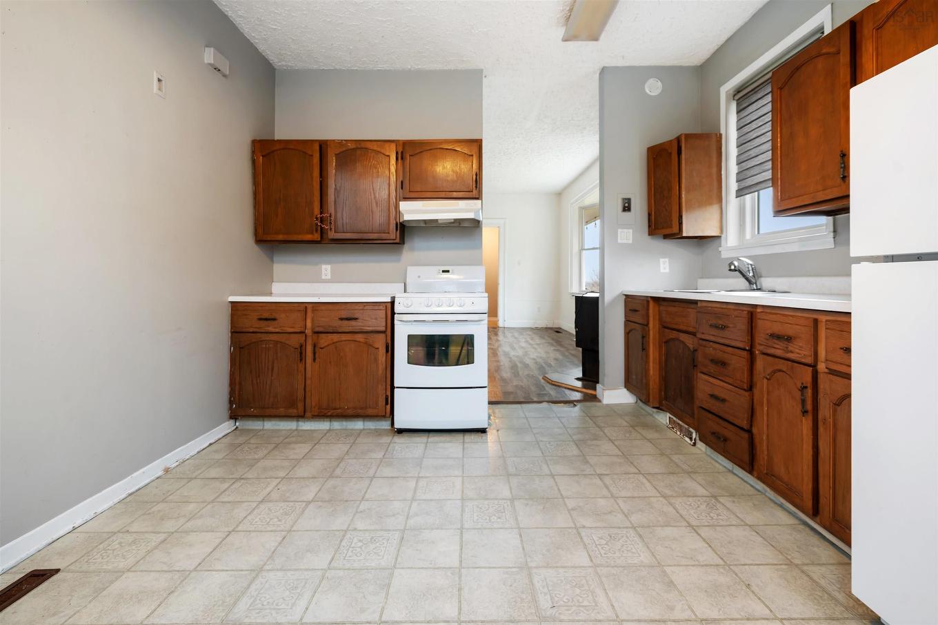 230 Victoria Street E, Amherst, NS