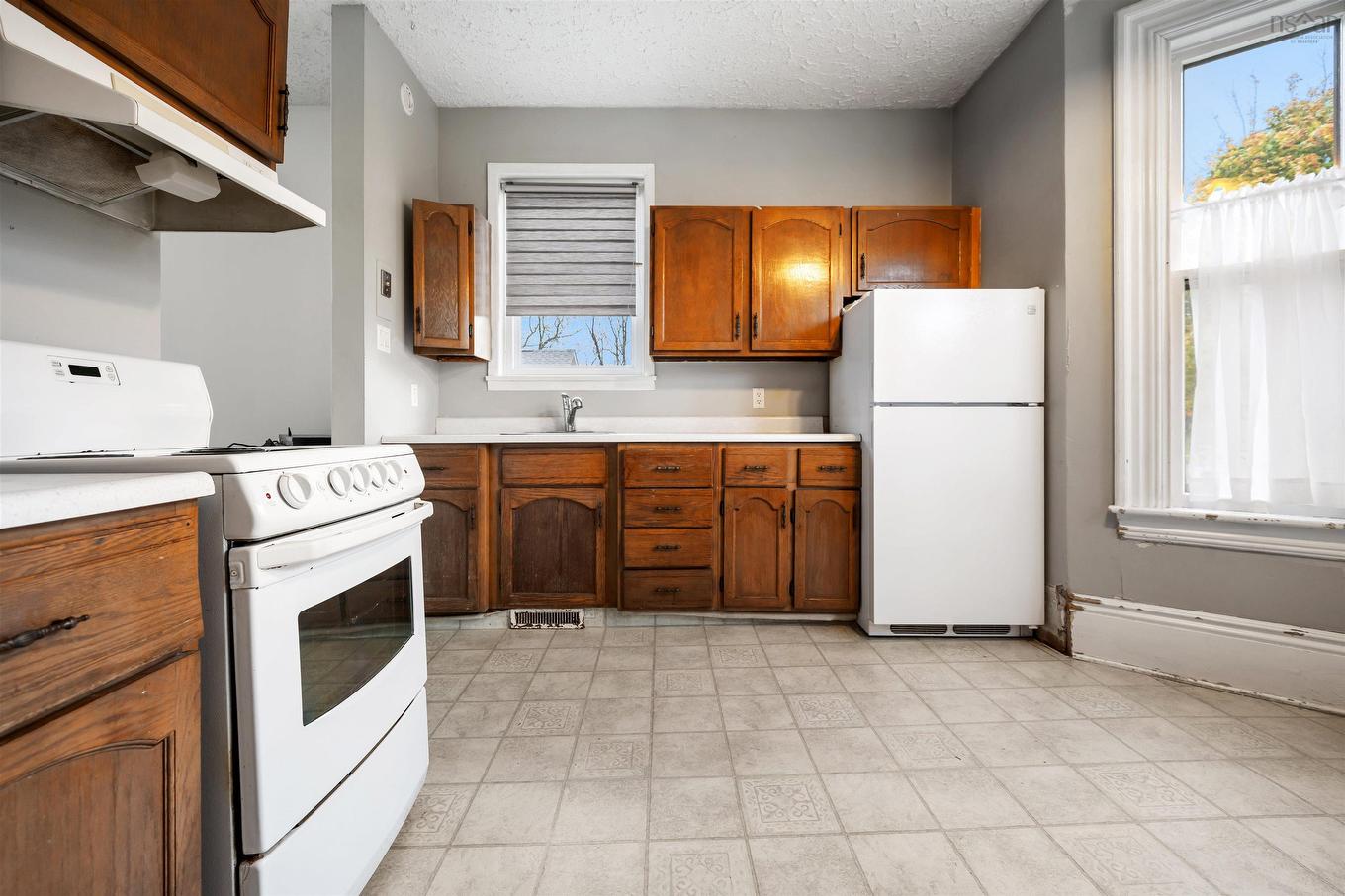 230 Victoria Street E, Amherst, NS