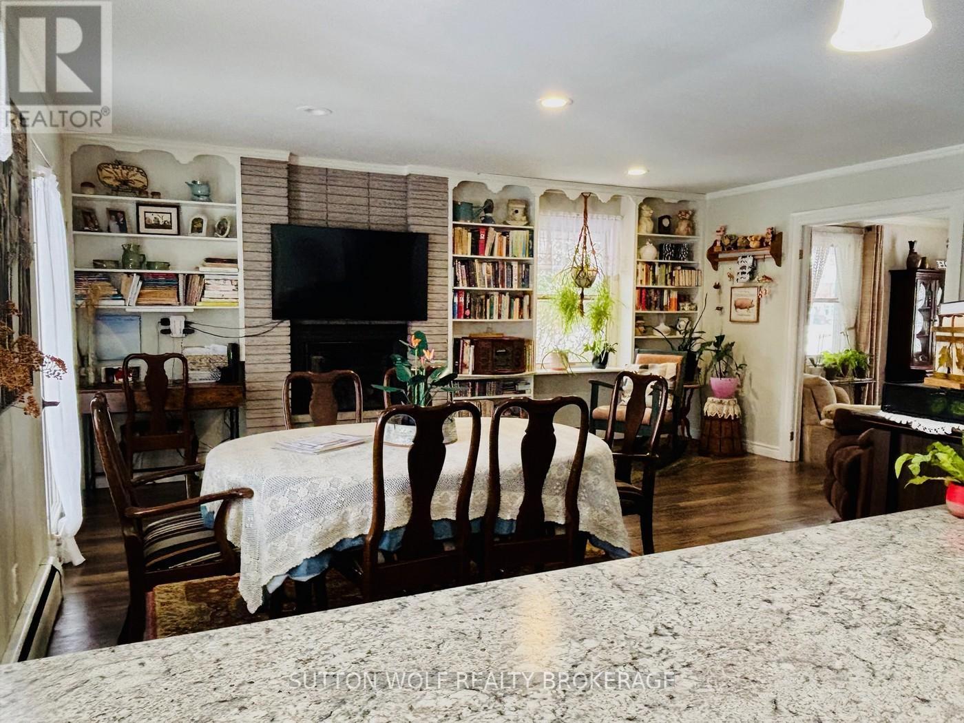 315 Caradoc Street N, Strathroy-Caradoc, ON - Indoor