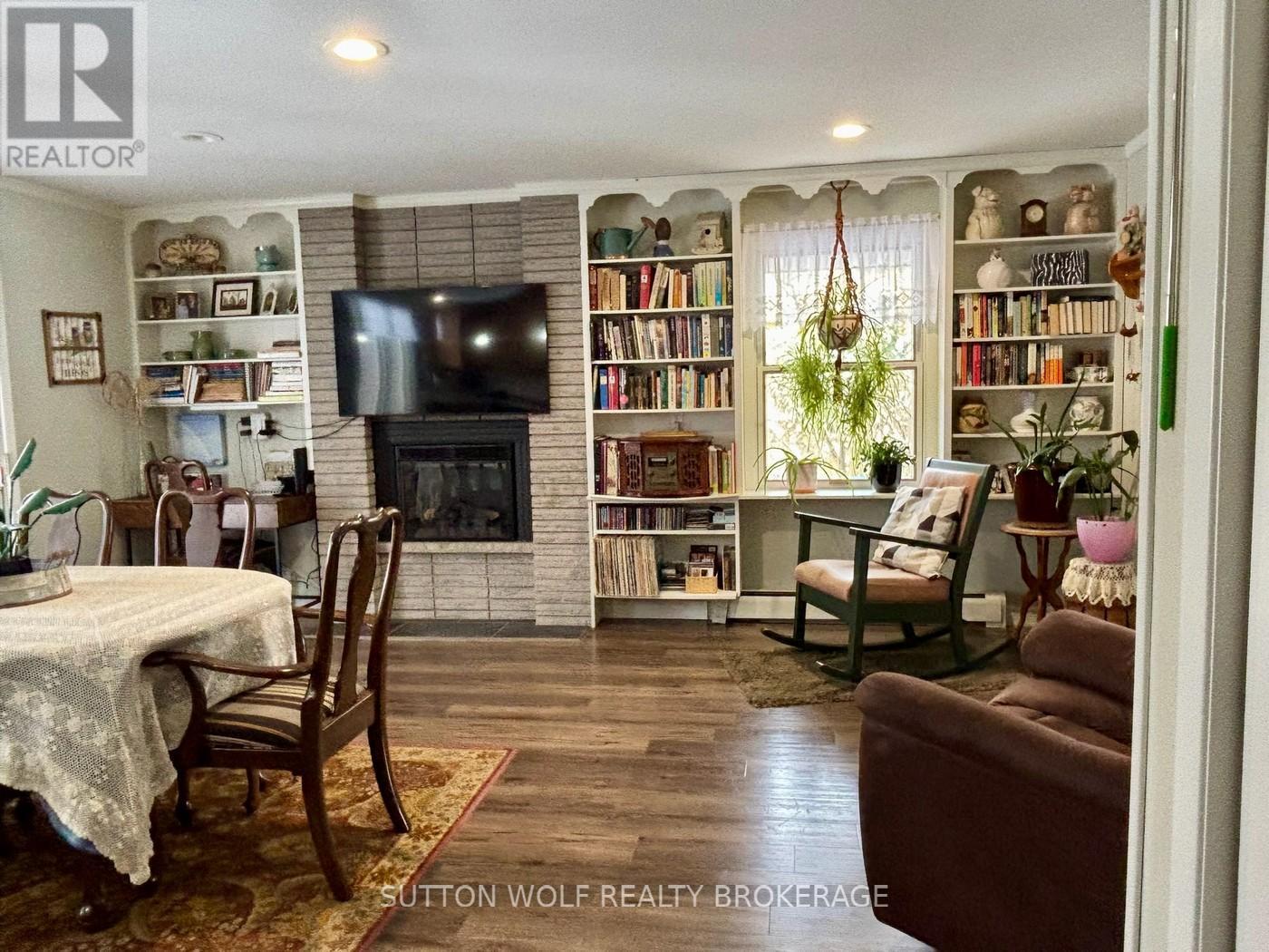 315 Caradoc Street N, Strathroy-Caradoc, ON - Indoor