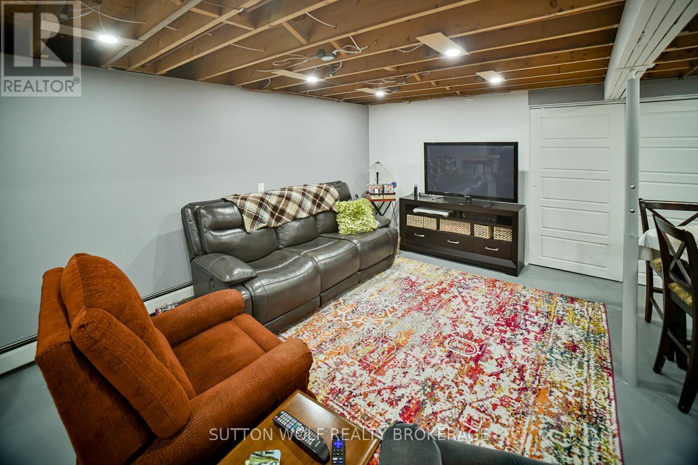 315 Caradoc Street N, Strathroy-Caradoc, ON - Indoor Photo Showing Basement