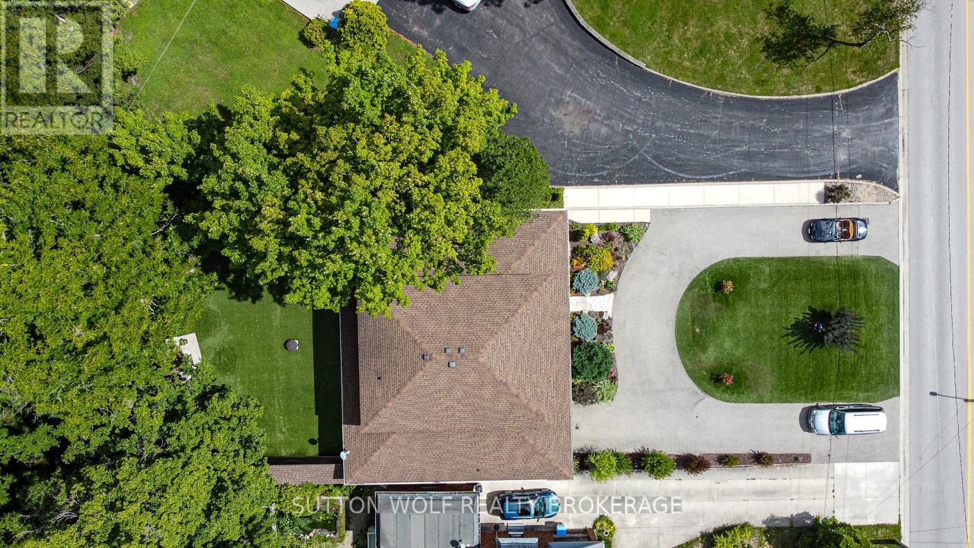 315 Caradoc Street N, Strathroy-Caradoc, ON - Outdoor