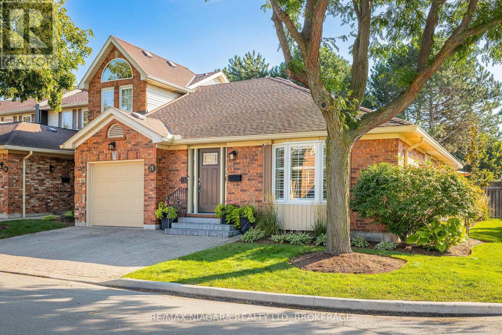 End Unit Bungalow at High Pointe - 21 - 141 Welland Vale Road, St. Catharines (Grapeview), ON - Outdoor