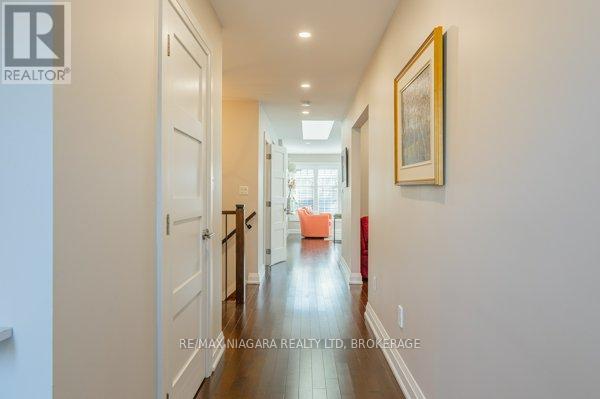 Skylight in Main Living Area - 21 - 141 Welland Vale Road, St. Catharines (Grapeview), ON - Indoor Photo Showing Other Room