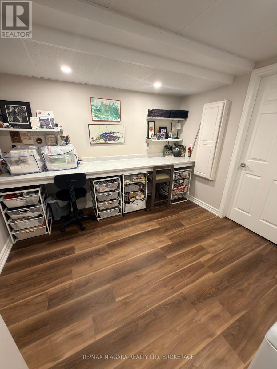 Laundry and Hobby Room - 21 - 141 Welland Vale Road, St. Catharines (Grapeview), ON - Indoor Photo Showing Other Room