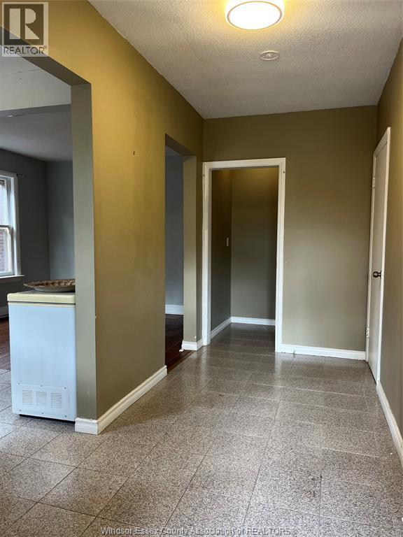 719 Erie Street East, Windsor, ON - Indoor Photo Showing Other Room