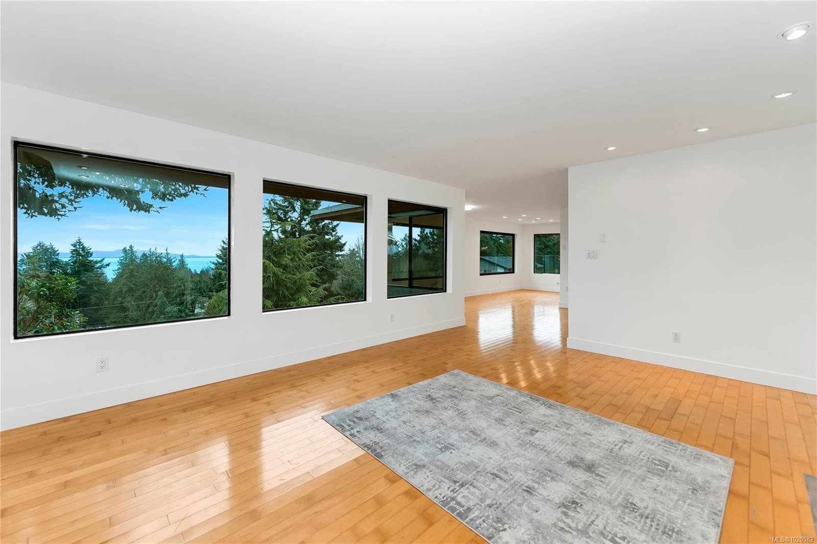 5198 Beckton Rd, Saanich, BC