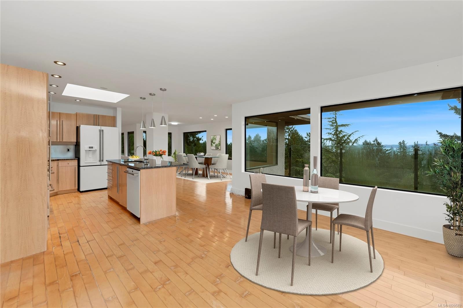 5198 Beckton Rd, Saanich, BC