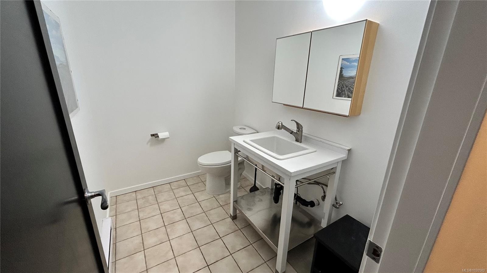 5198 Beckton Rd, Saanich, BC