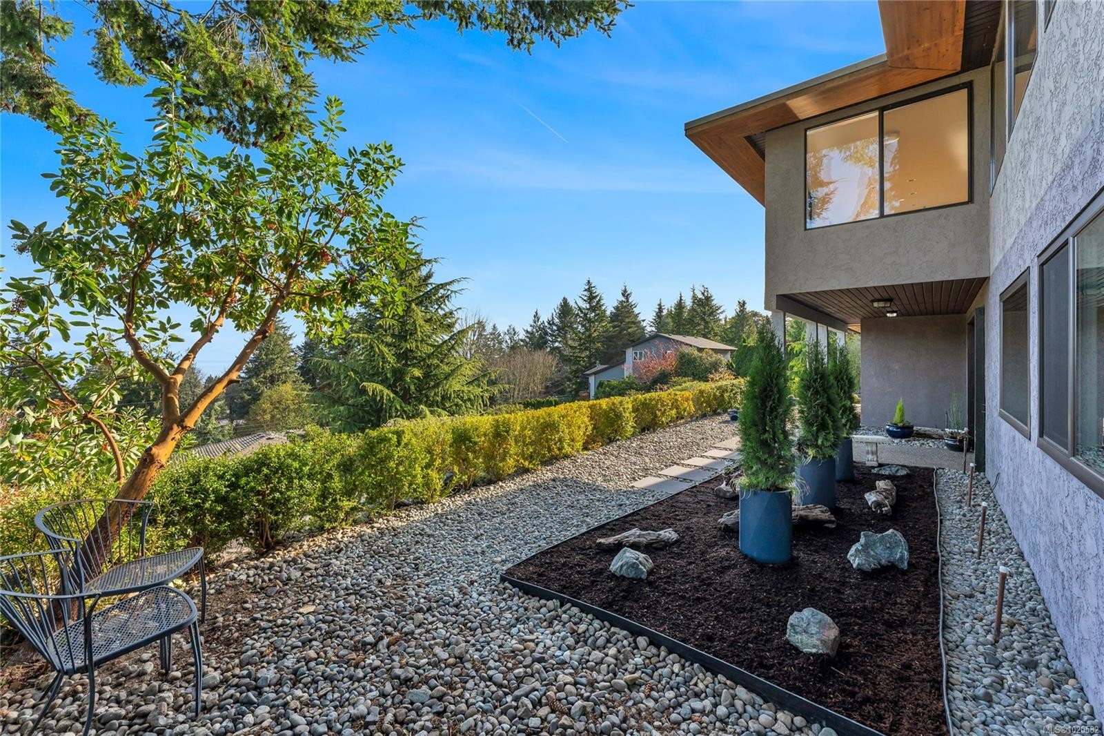 5198 Beckton Rd, Saanich, BC