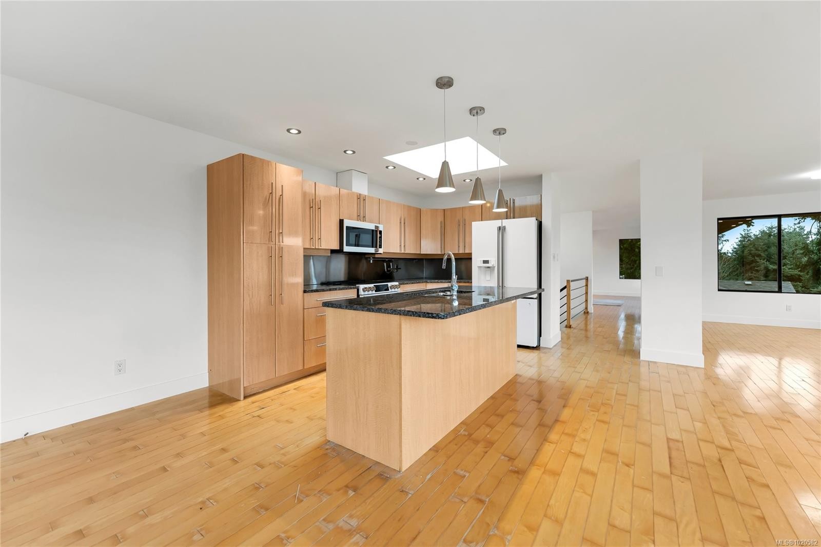 5198 Beckton Rd, Saanich, BC