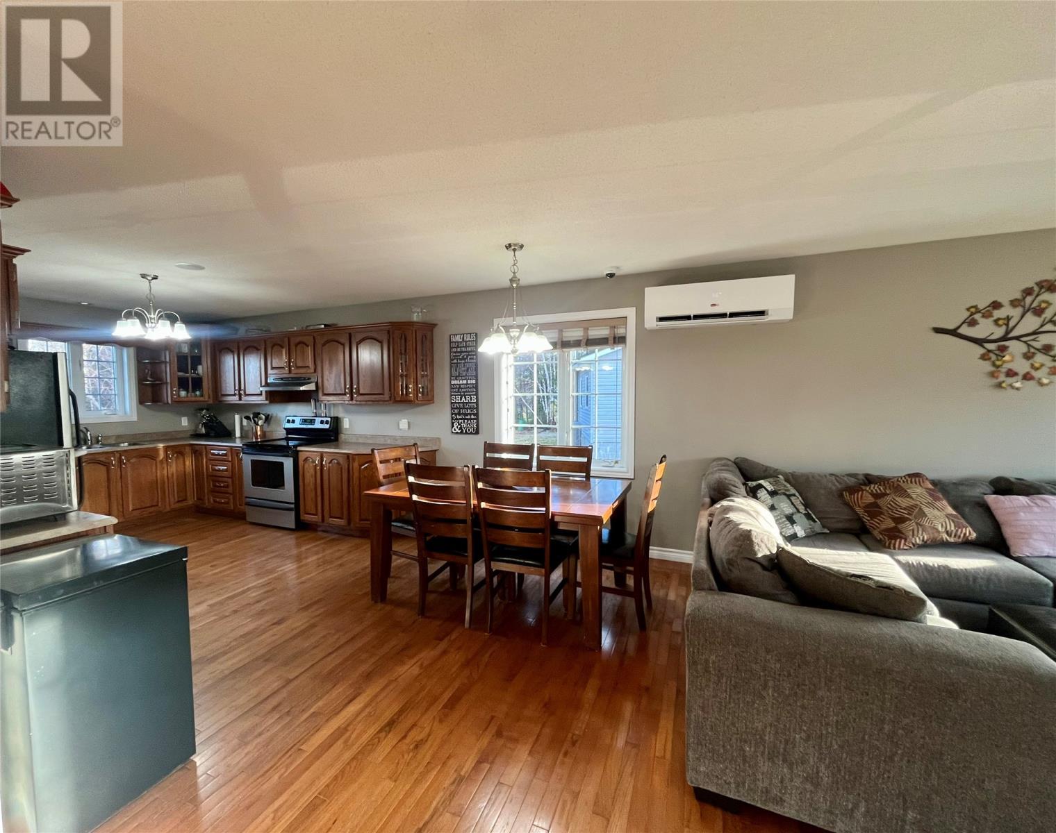 17 Hillview Avenue, Pasadena, NL - Indoor